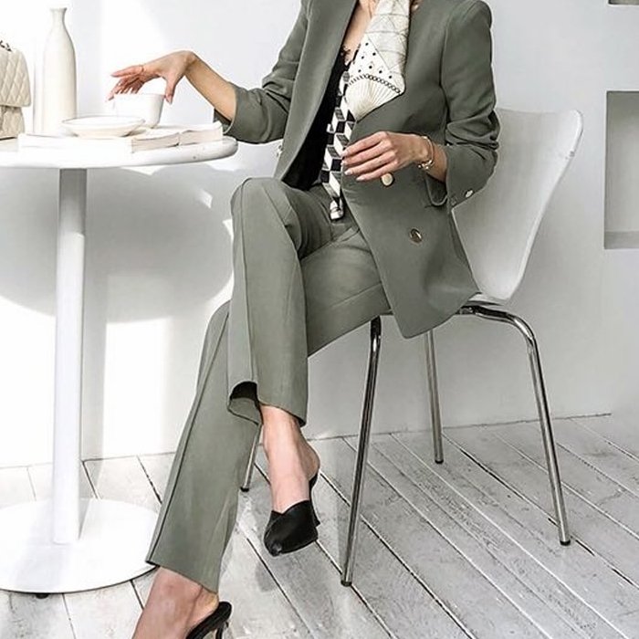 Women's Elegant Office Suit Set Women's Elegant Office Suit Set