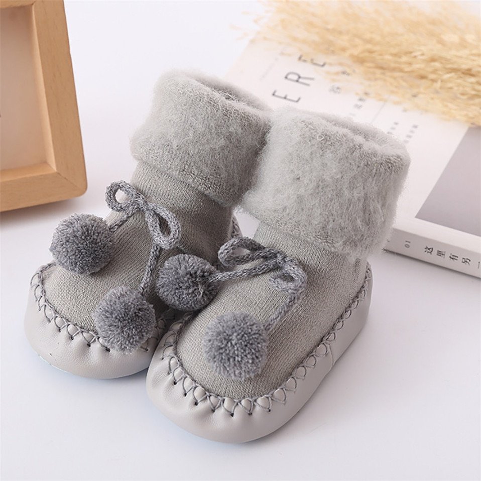 Baby's Pom Pom Winter Home Socks