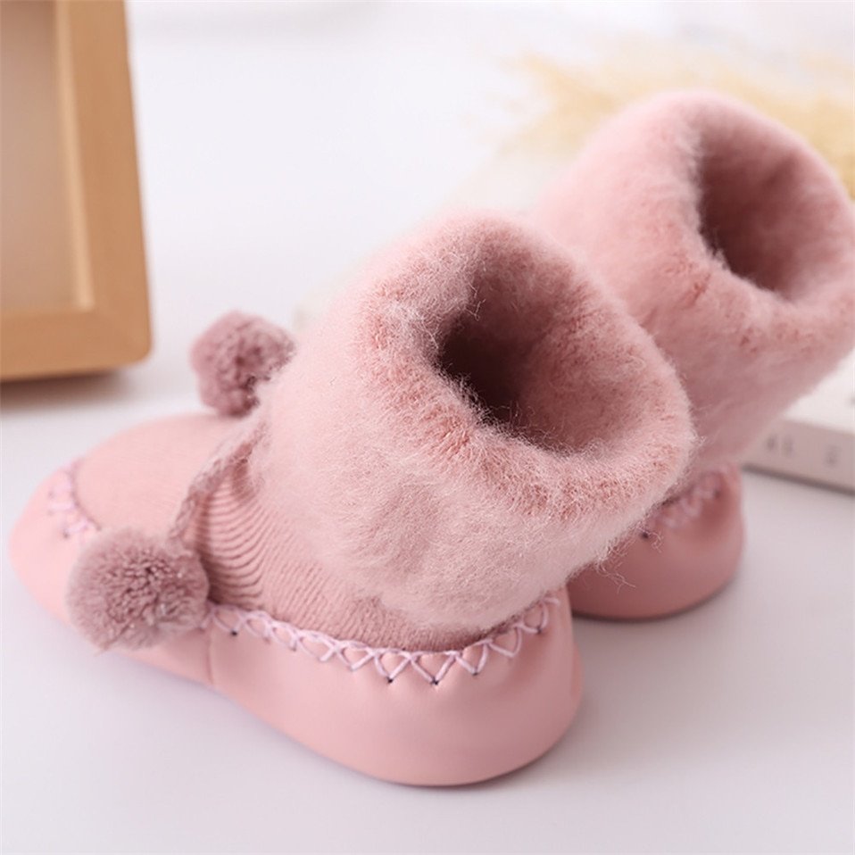 Baby's Pom Pom Winter Home Socks