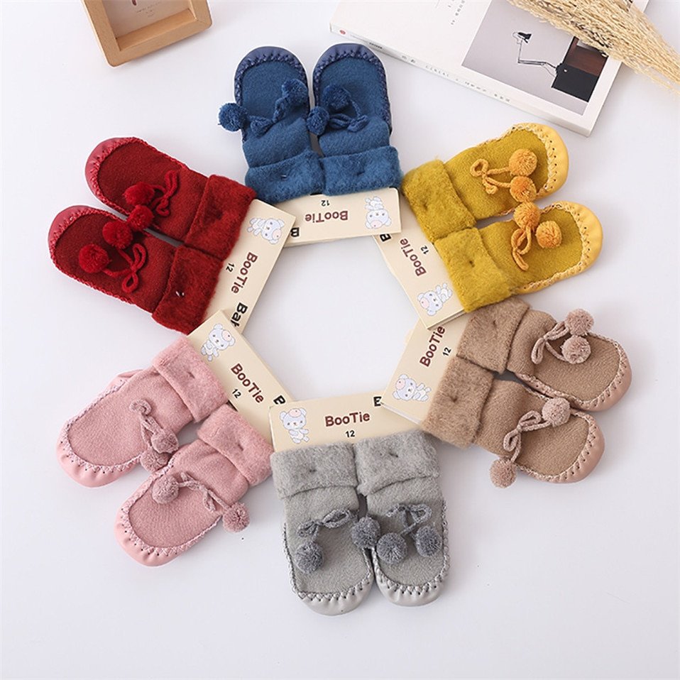 Baby's Pom Pom Winter Home Socks