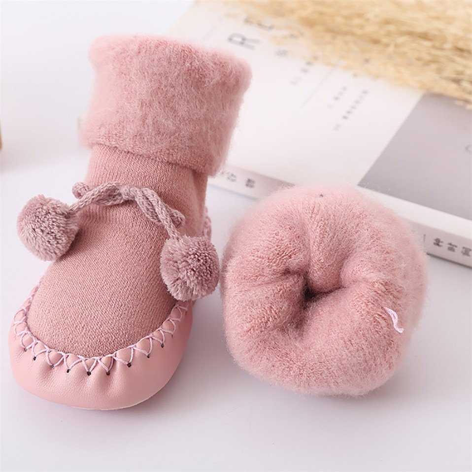 Baby's Pom Pom Winter Home Socks