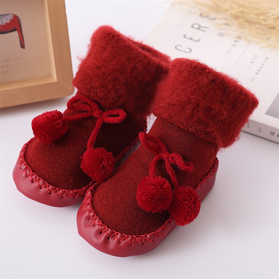 Baby's Pom Pom Winter Home Socks