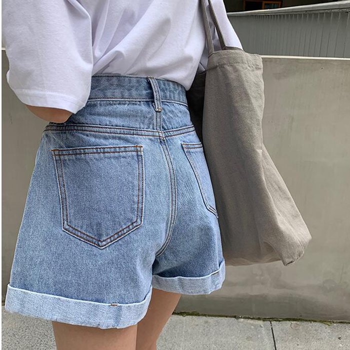 Women's Loose Denim Shorts Women's Loose Denim Shorts