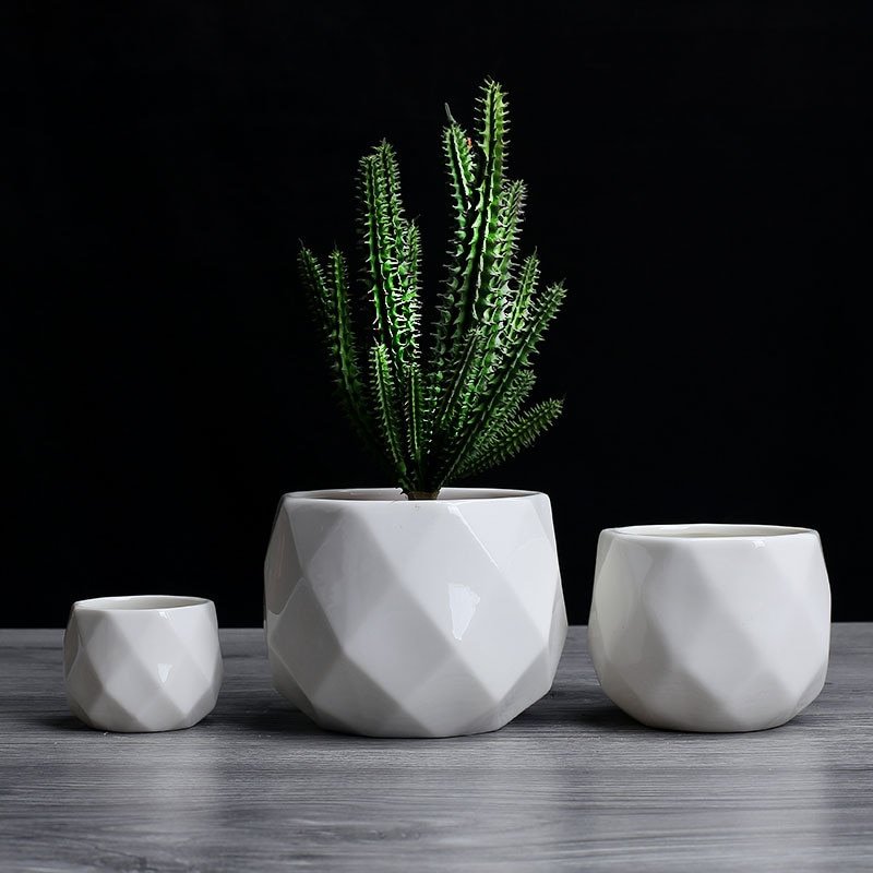 Diamond Textured White Ceramic Flower Pot Diamond Textured White Ceramic Flower Pot