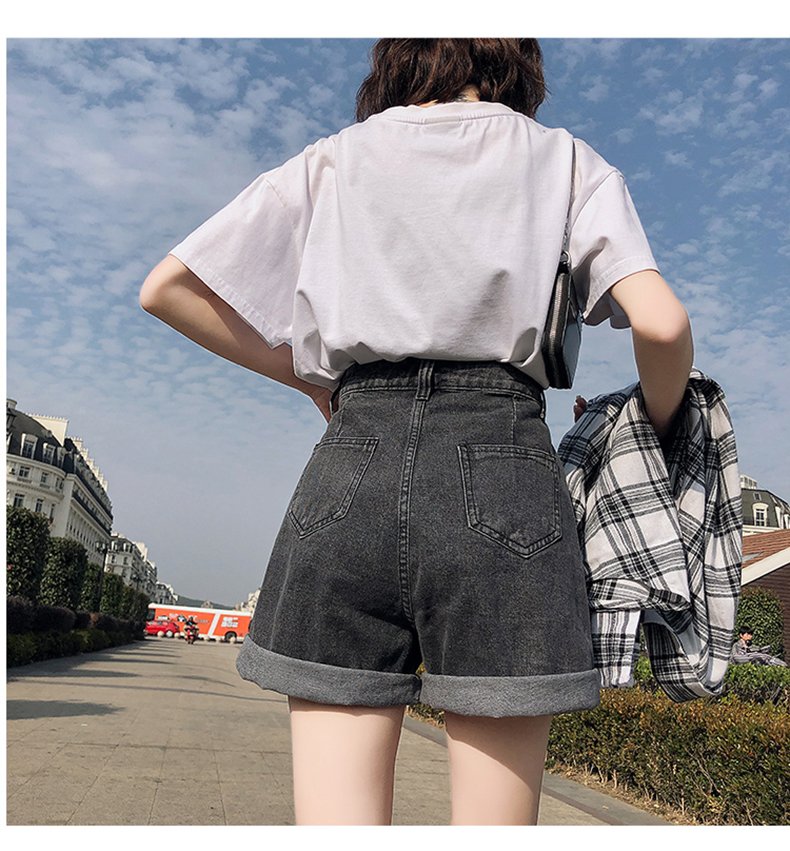 Women's Loose Style Denim Shorts Women's Loose Style Denim Shorts